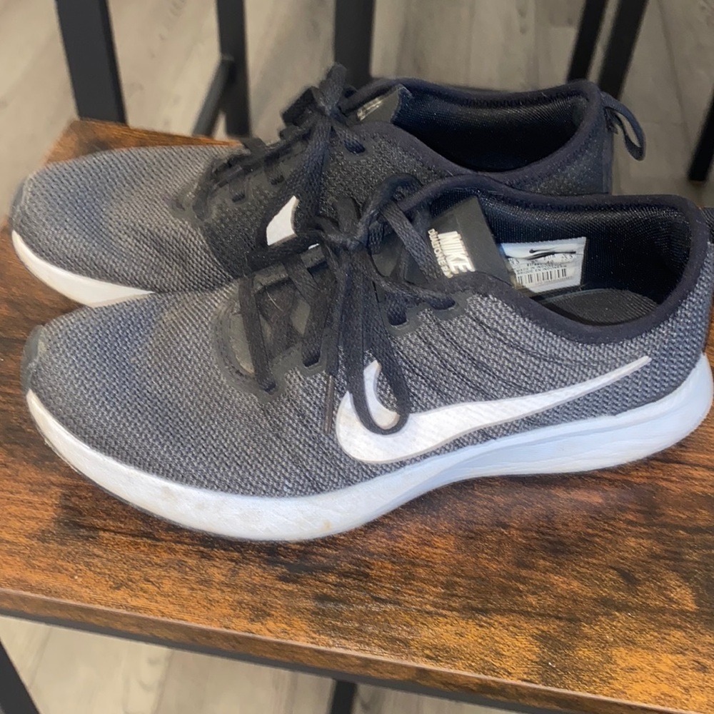 Nike dual tone racer